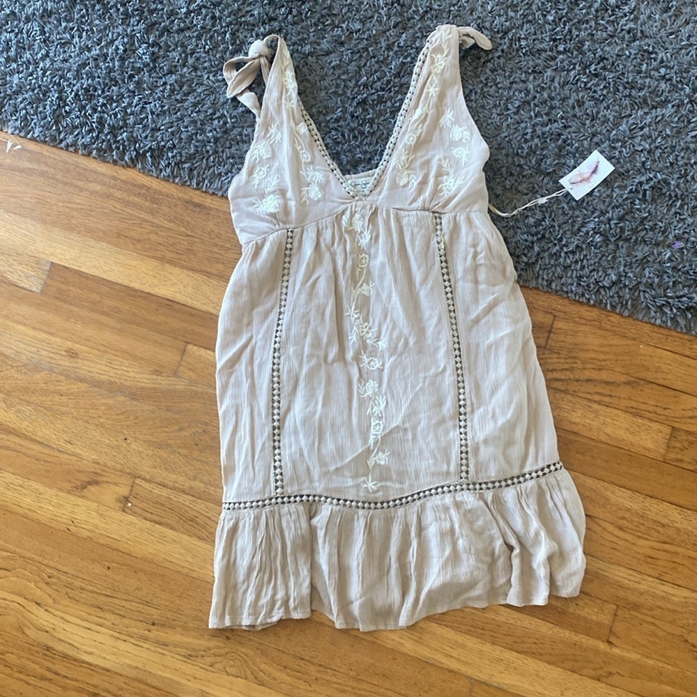 NWT Jessica Simpson Beige Sundress Tie Shoulder Bohemian Embroidered Dress Sz M - Picture 2 of 14